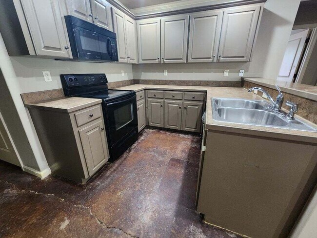 Building Photo - 2509 Ridgecrest Unit 1 &amp; 2