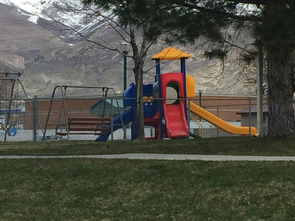 689 N 340 W St Unit 689, Orem, UT 84057 Condo for Rent in Orem, UT