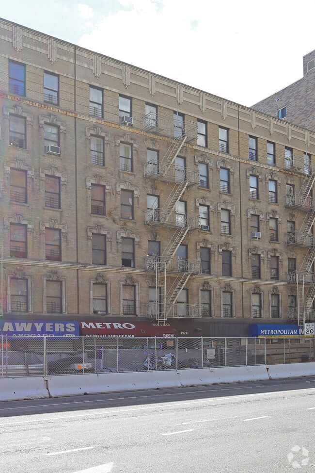 Building Photo - 1924-1926 Second Ave
