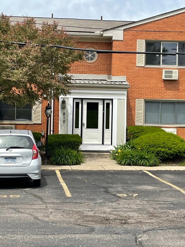 Primary Photo - 810 Plate St