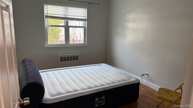 Foto del edificio - 215-10 Hillside Ave.