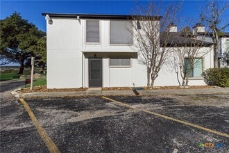 Building Photo - 1101 Parkview Dr Building Photo - 1101 Parkview Dr