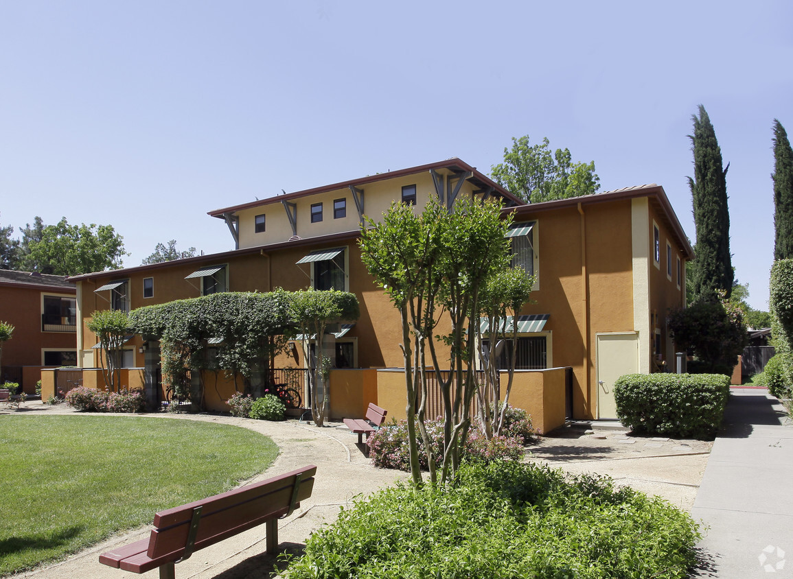 Primary Photo - Tuscany Villas Apartments