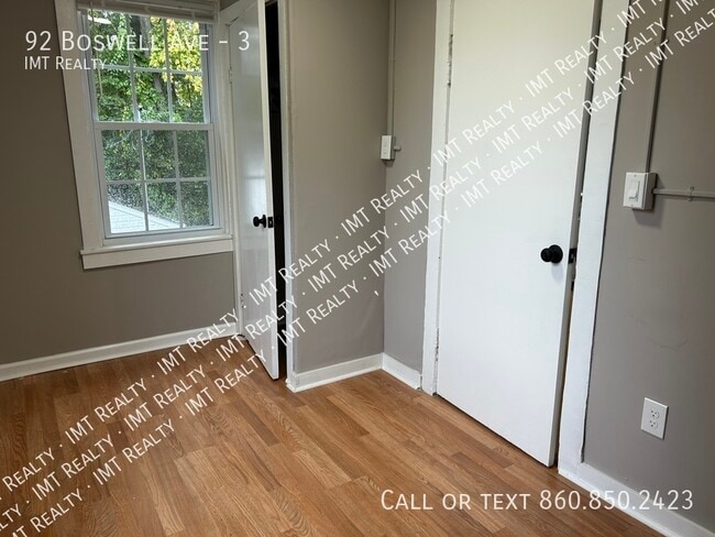 Foto del edificio - 92 Boswell Ave