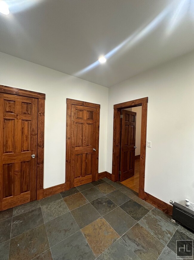 Building Photo - 80 80th St