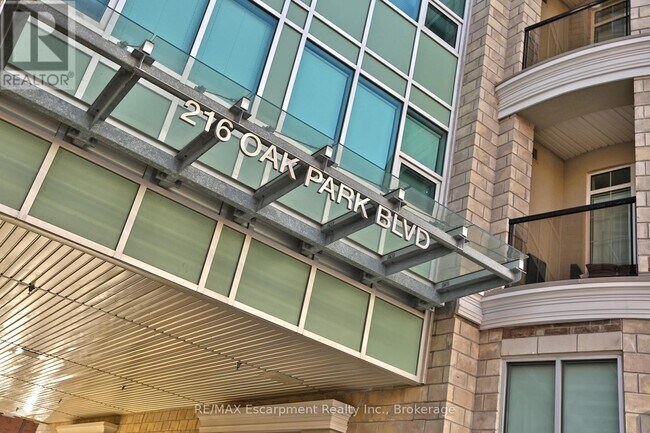 Photo du bâtiment - 216 Oak Park Blvd