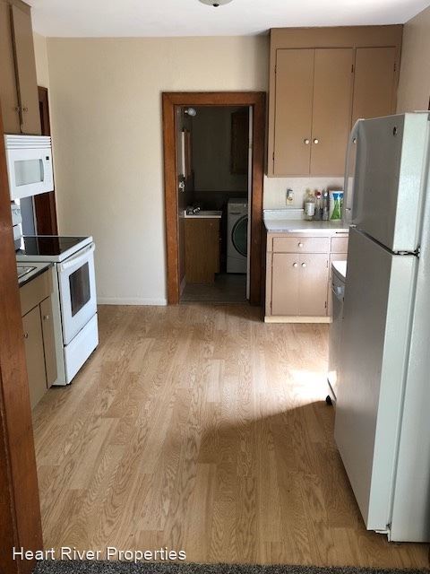 Foto del edificio - 3 br, 1.5 bath House - 538 1st Ave W