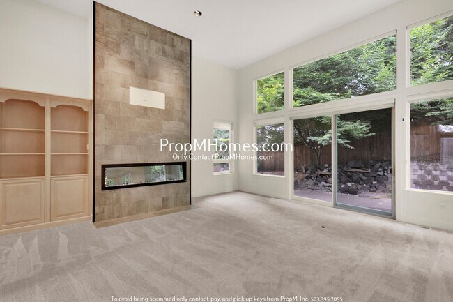 Foto del edificio - Luxury Five Bedroom Home in West Linn w/ S...