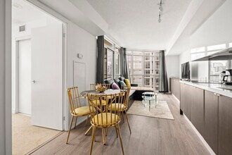 Building Photo - 2708 Puente de Luz