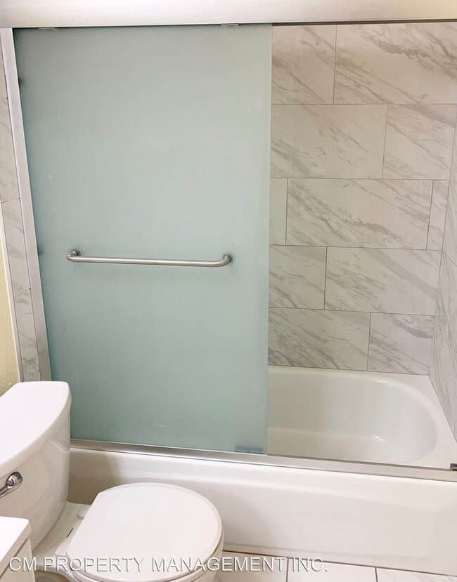 Building Photo - 2 br, 1.5 bath House - 871 W. California A...