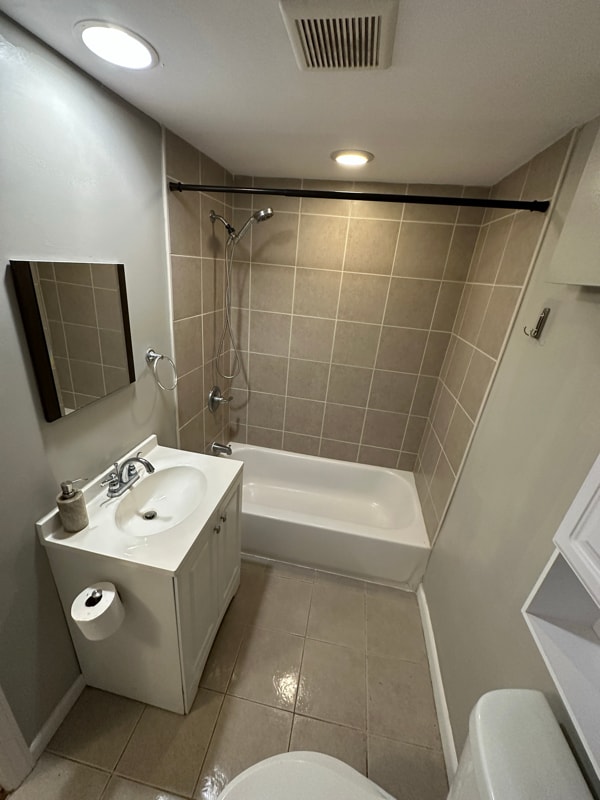 Foto del edificio - 714b Glen Rd