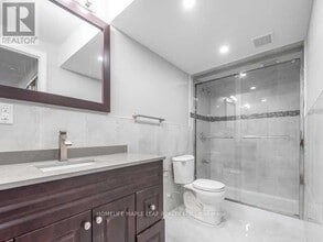 Building Photo - 5 Troyer St