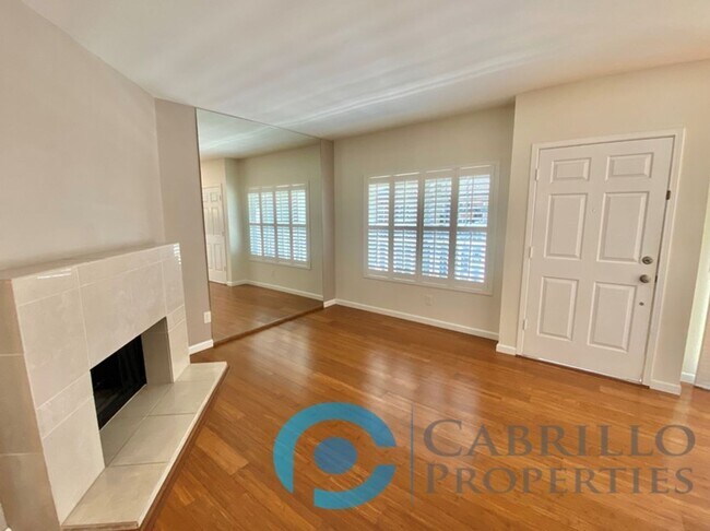 Foto del edificio - Gorgeous 2bd/2ba Condo with In Unit Laundr...