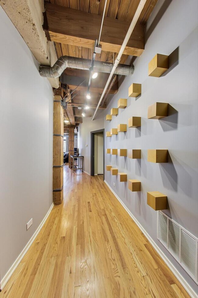 Foto del edificio - 375 W Erie St