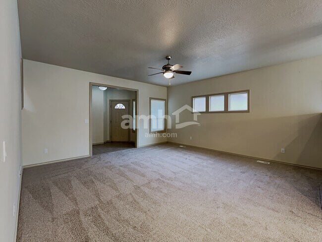 Foto del edificio - 55 S Selwood Ln