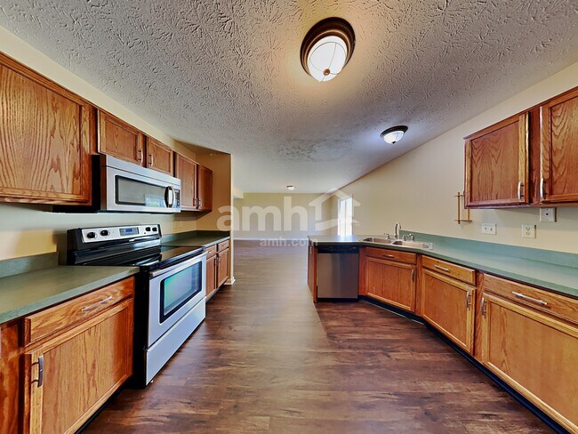 Foto del edificio - 5843 Glen Haven Blvd