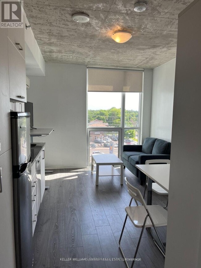 Building Photo - 1900 Simcoe St N