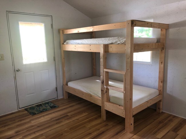 Foto del edificio - 15748 NC-119