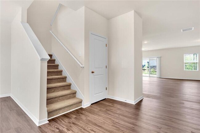 Building Photo - 4720 Chandler Dr