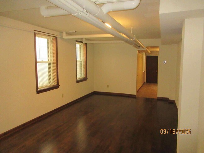 Foto del edificio - 819 E Center St