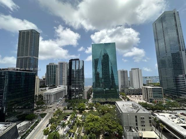 Foto principal - 1300 S Miami Ave