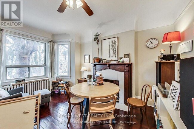 Building Photo - 328 High Park Ave