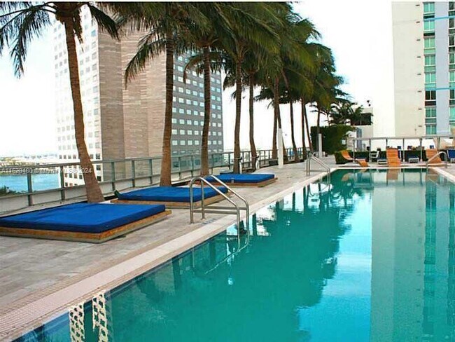 Building Photo - 325 S Biscayne Blvd