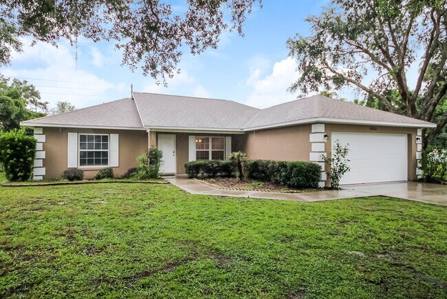Building Photo - 35123 Queens Way