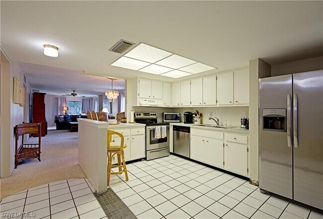 Foto del edificio - 2244 Winkler Ave