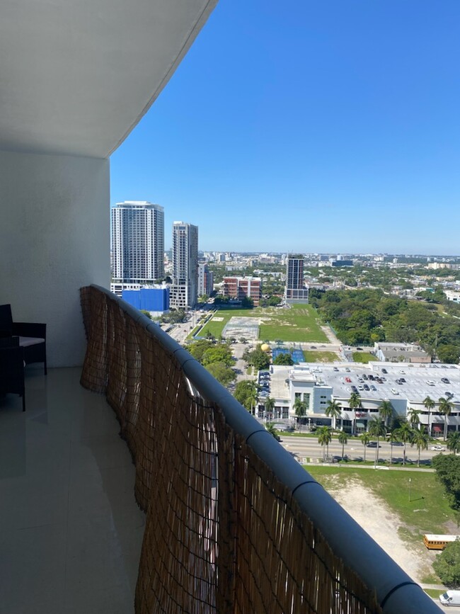 Foto del edificio - 1750 N Bayshore Dr