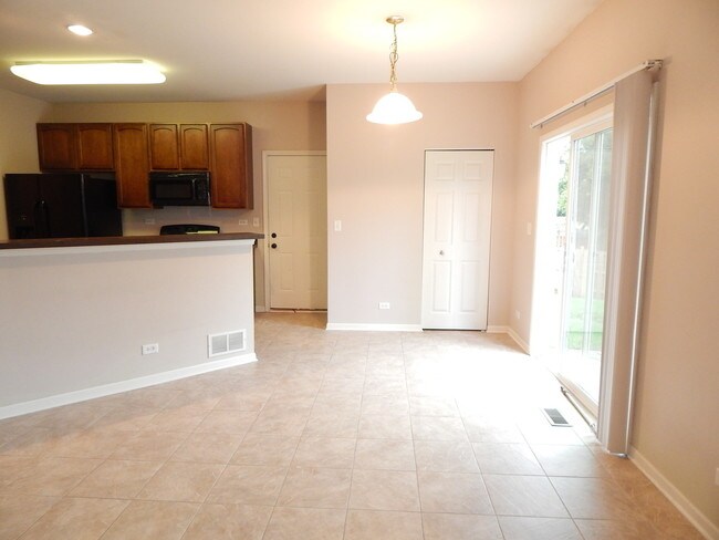 Building Photo - 546 Niagara Dr
