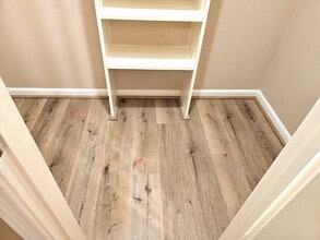 Building Photo - 2327 Shadbury Ct