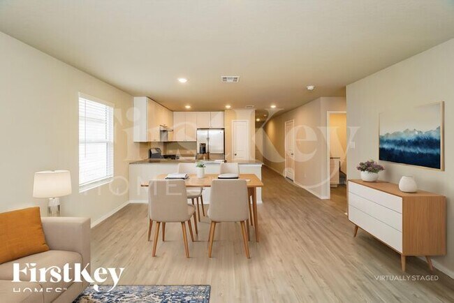Building Photo - 13115 Rosemary Cove