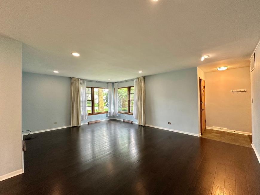 Primary Photo - 3 bedroom in Hinsdale IL 60521
