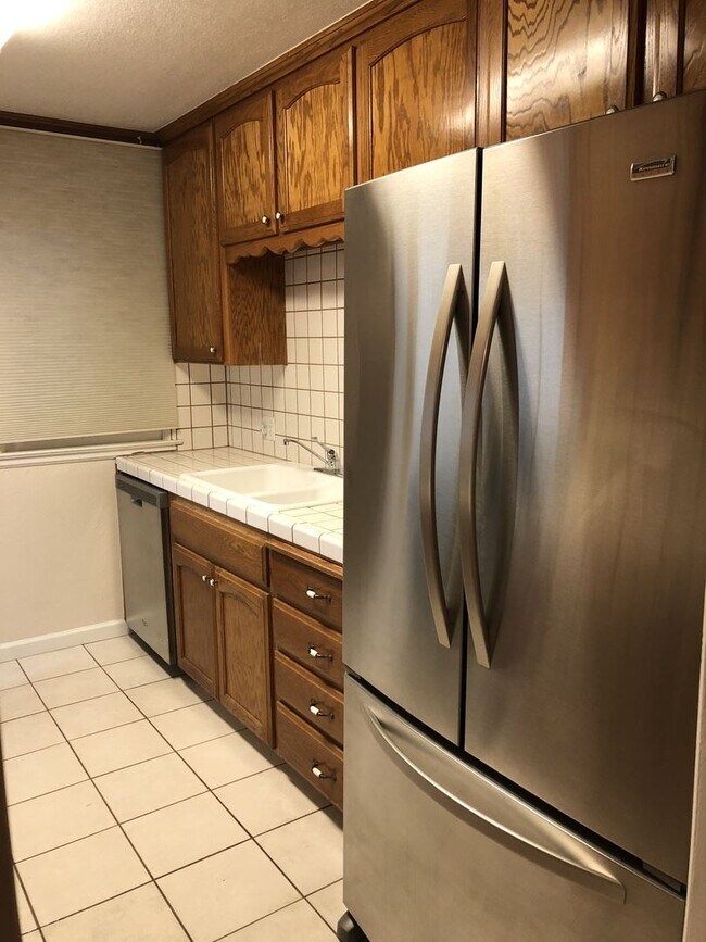 Building Photo - 3 br, 1 bath House - 752 E Garland
