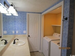Building Photo - 4304 Beverly Ct