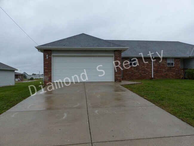 Foto del edificio - Spacious 2 Bedroom Duplex in Nixa!