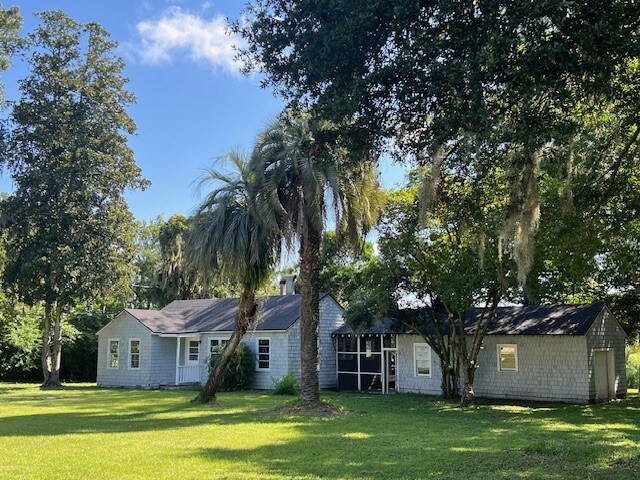 Primary Photo - 2133 Hyde Park Rd