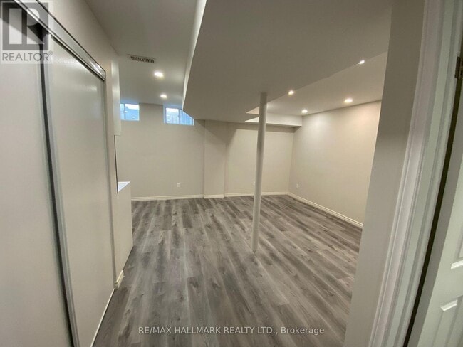 Building Photo - 142 Maguire Rd