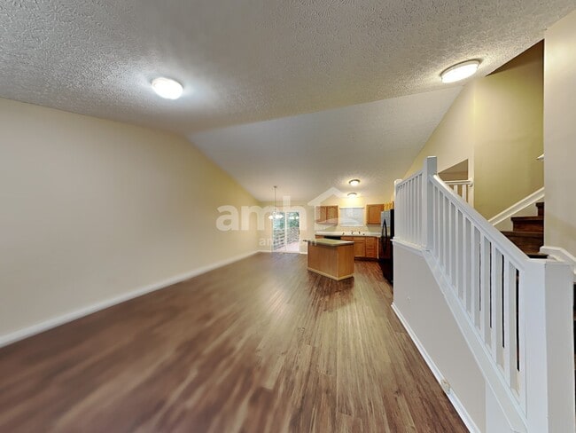 Foto del edificio - 7901 Chapel Stone Rd
