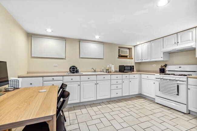 Foto del edificio - 403 S Hough St