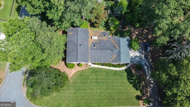 Foto del edificio - 4131 Summit Dr