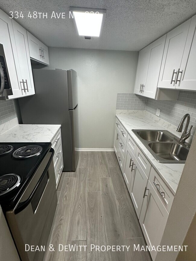 Foto del edificio - 334 48th Ave N