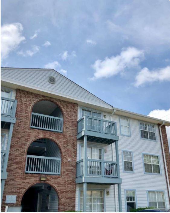 Primary Photo - 261 Simpson Ave #132
