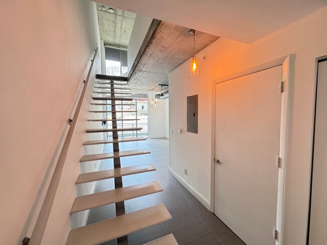 Building Photo - 690 SW 1st Ct