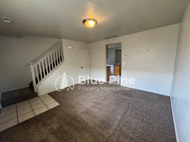 Building Photo - 429 Raven Way