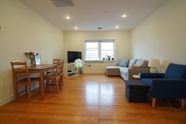 Foto del edificio - 15 Kelley Ct