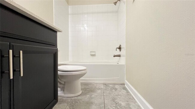 Foto del edificio - 15079 Evergreen Oak Loop