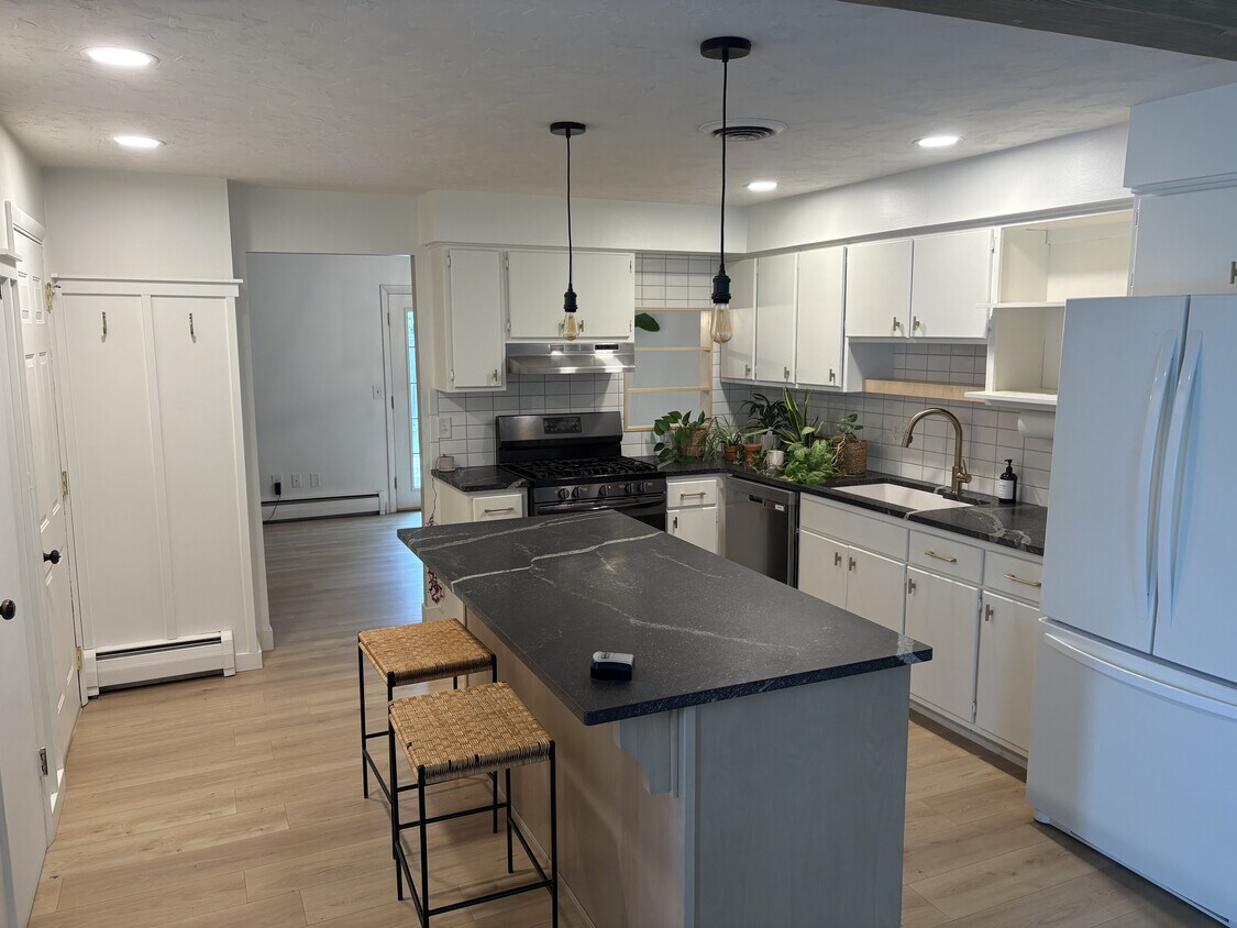 Foto principal - 7117 Kebir Ct