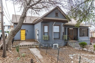 Building Photo - 426 W Woodlawn Ave